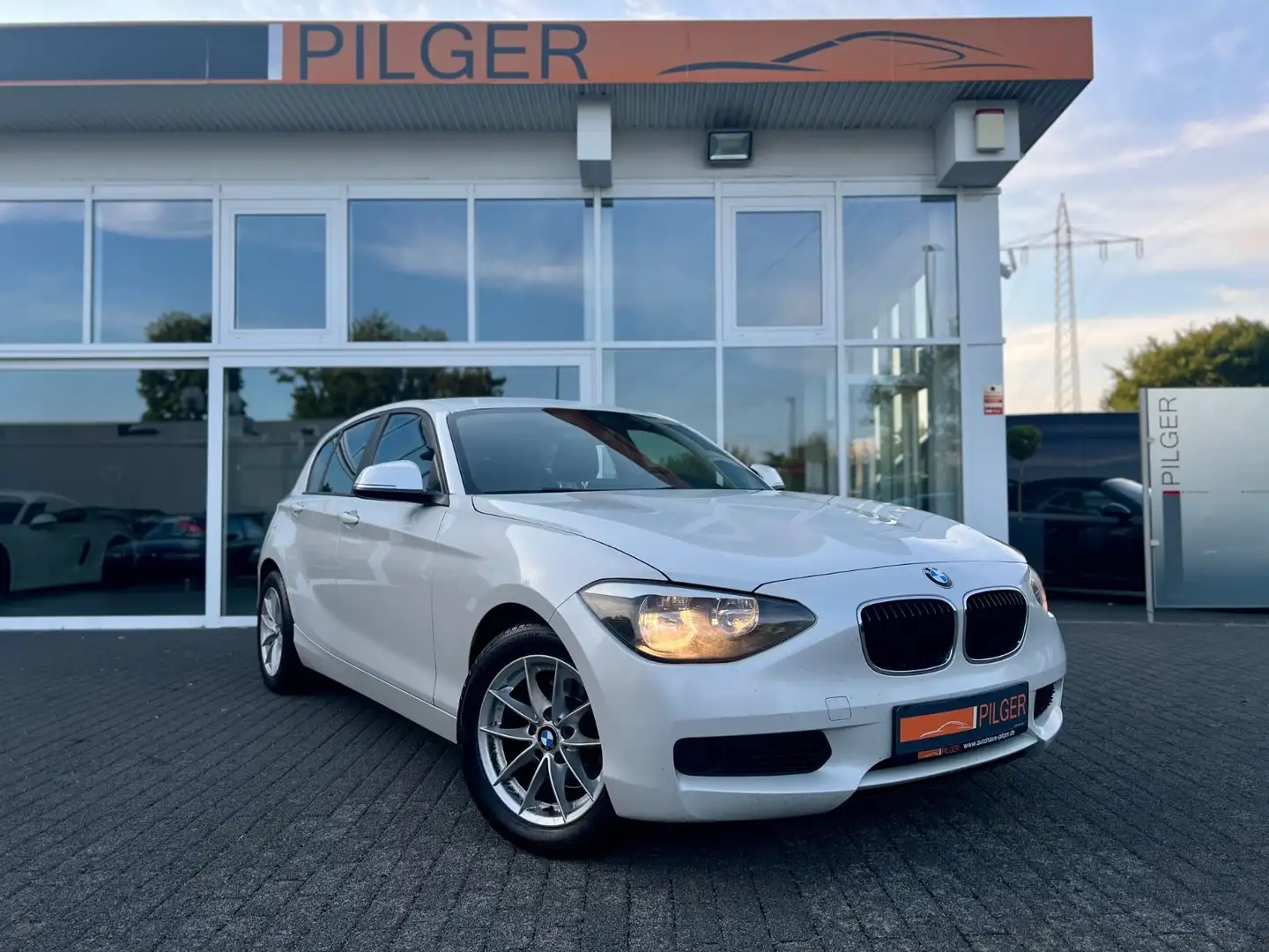 BMW 120 F20 120d SHZ*MFL*AC*PDC*NAV*2-ZONEN KLIMA*URBAN Bianco - 1