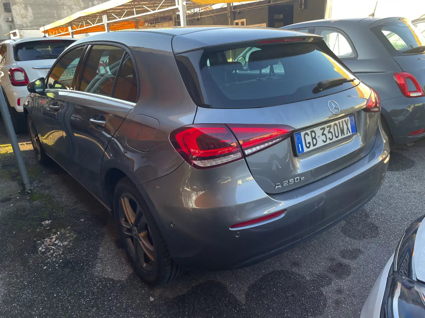 Mercedes-Benz A 250 A 250 e eq-power Business Extra auto Grigio - 2