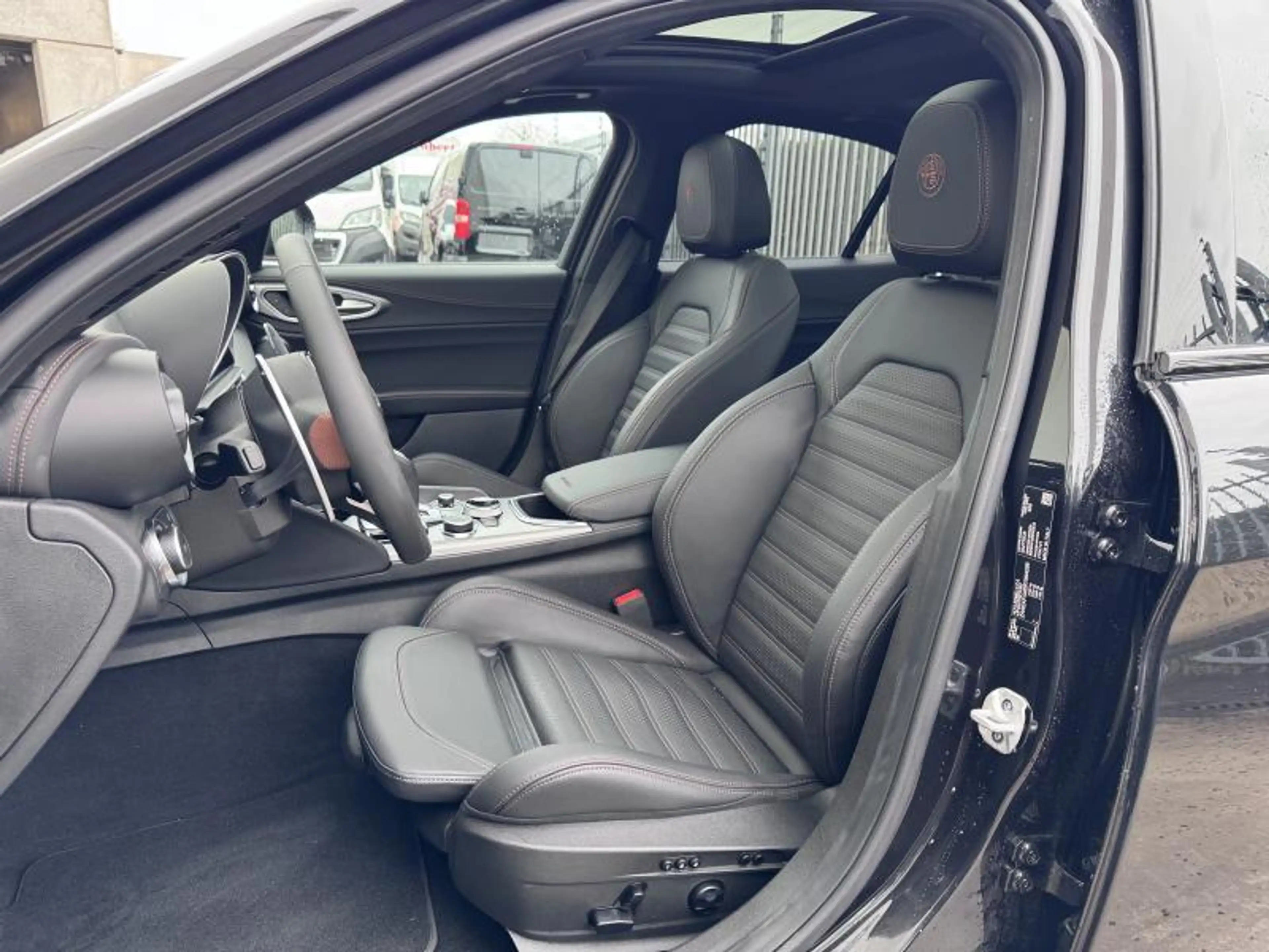 Alfa Romeo Giulia Intensa Q4 280PK — photo 6