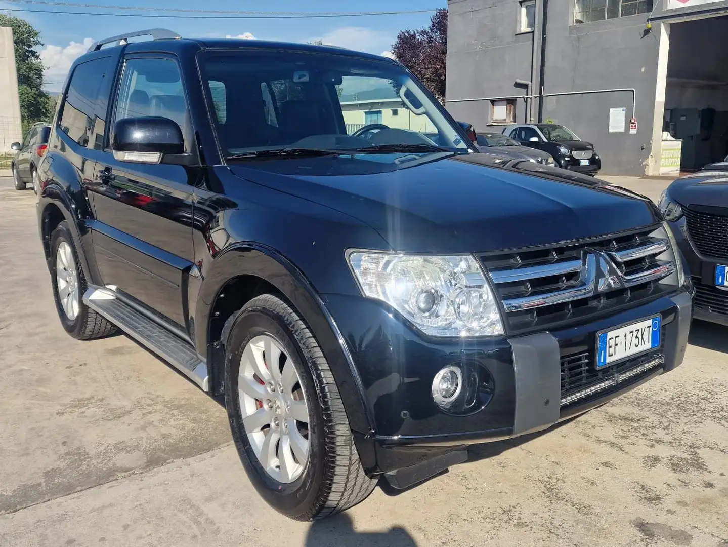 Mitsubishi Pajero Pajero 3.2 CR 200cv 3p auto PARI AL NUOVO Nero - 1