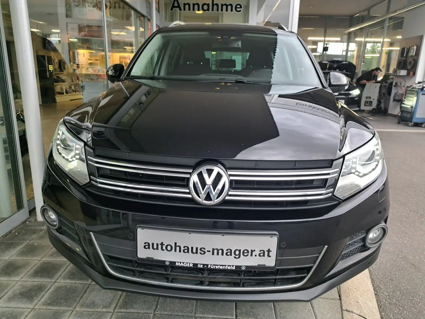 Volkswagen Tiguan Sport & Style TDI BMT Schwarz - 2