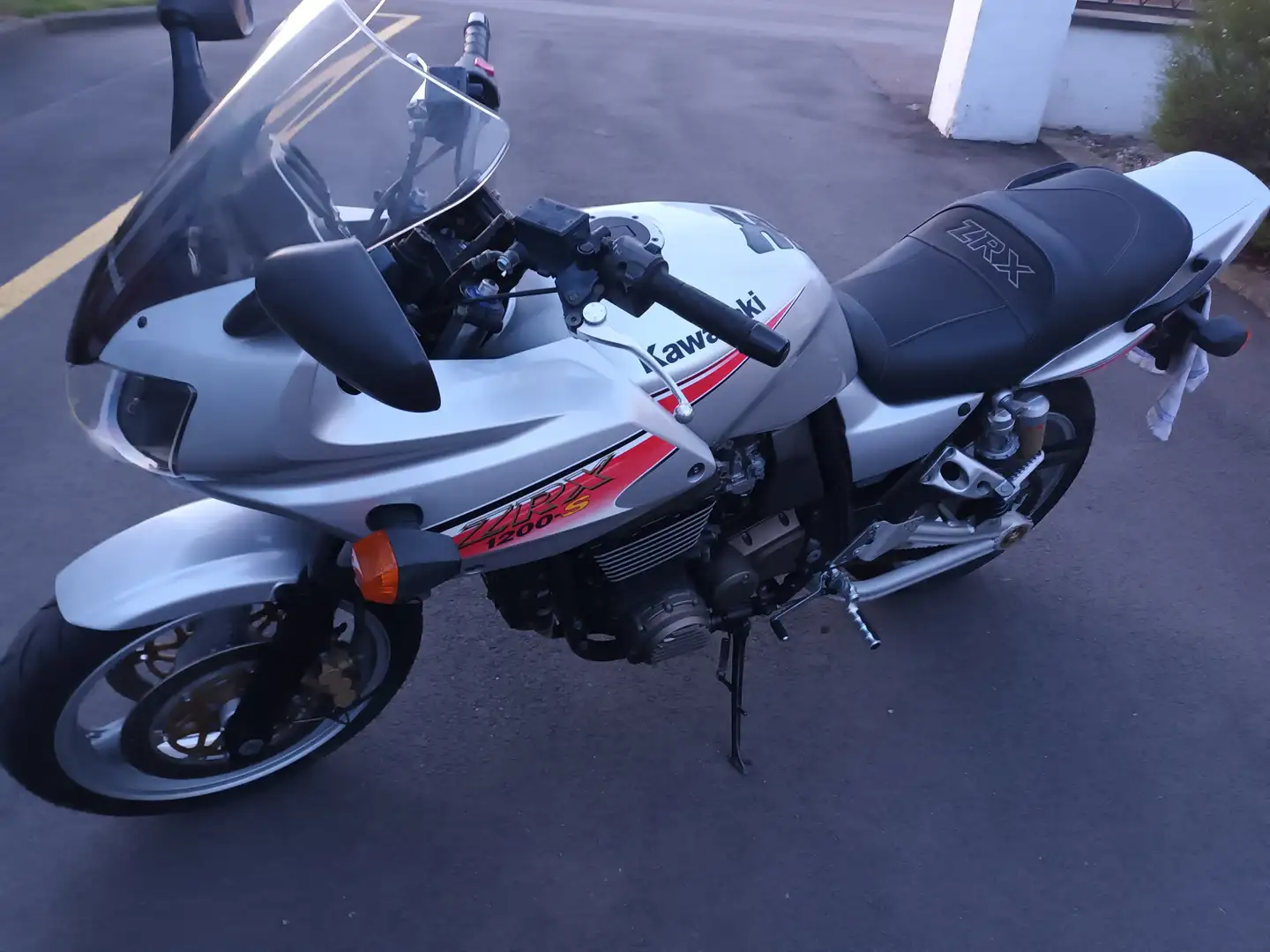 Kawasaki ZRX 1200 ZRX 1200 S - 2