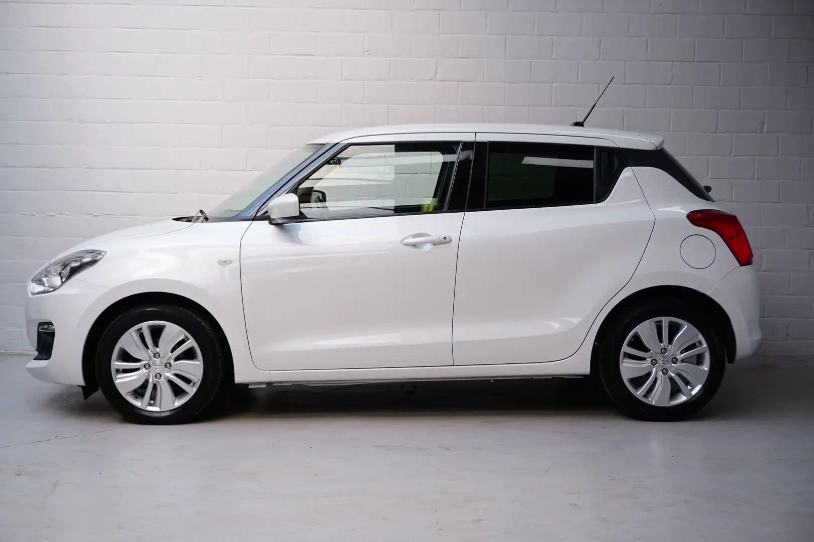 Suzuki Swift 1.0 Turbo Boosterjet Comfort -Apple Carplay-Camera Wit - 2