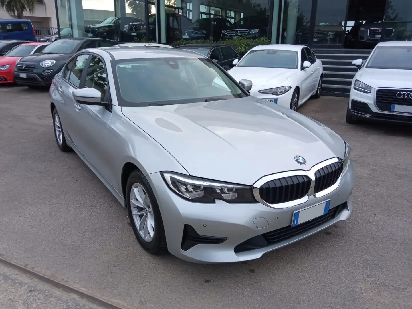 BMW 320 d Serie 3 Advantage Steptronic Plateado - 2