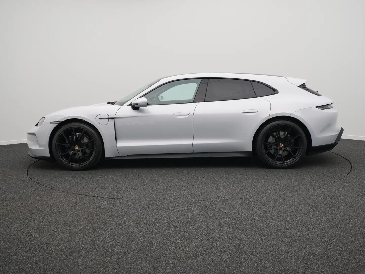 Porsche Taycan Sport Turismo - 2