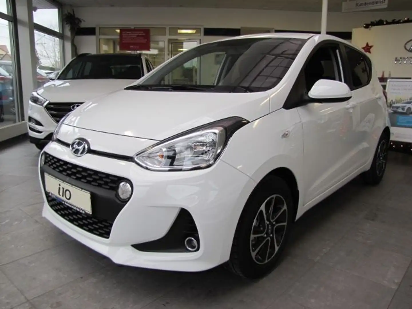 Hyundai i10 1.0 TREND Alu Klima Navi DAB SHZ LHZ DesignP Weiß - 1