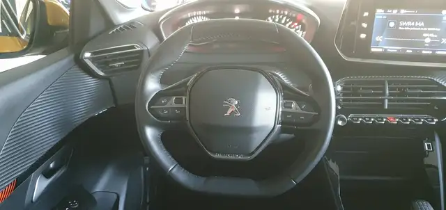 Peugeot 208 view 14