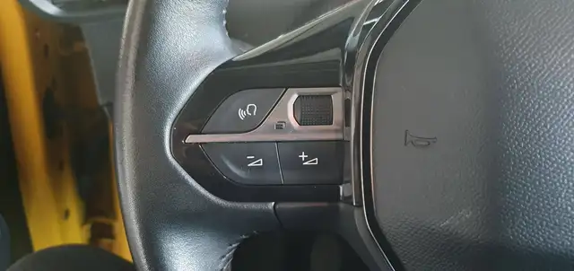 Peugeot 208 view 19