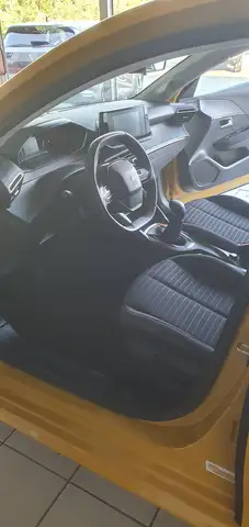 Peugeot 208 view 7