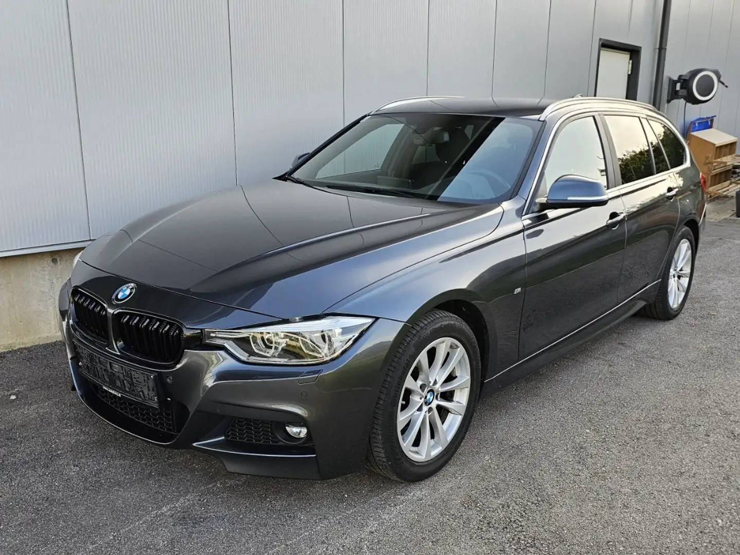 BMW 318 318 d Advantage Grau - 1