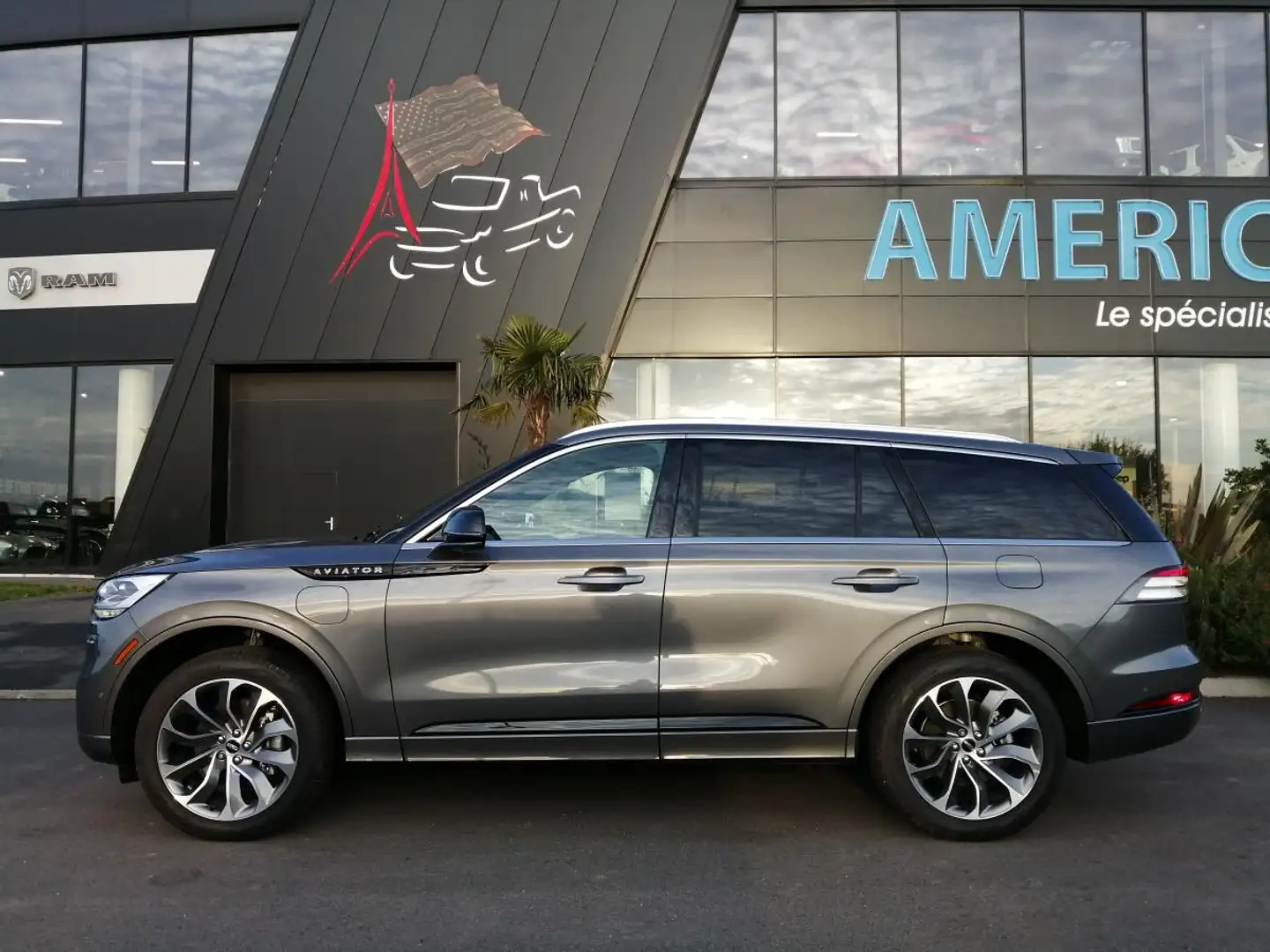 Lincoln Aviator GRAND TOURING PHEV HYBRIDE - PAS DE MALUS Gris - 2