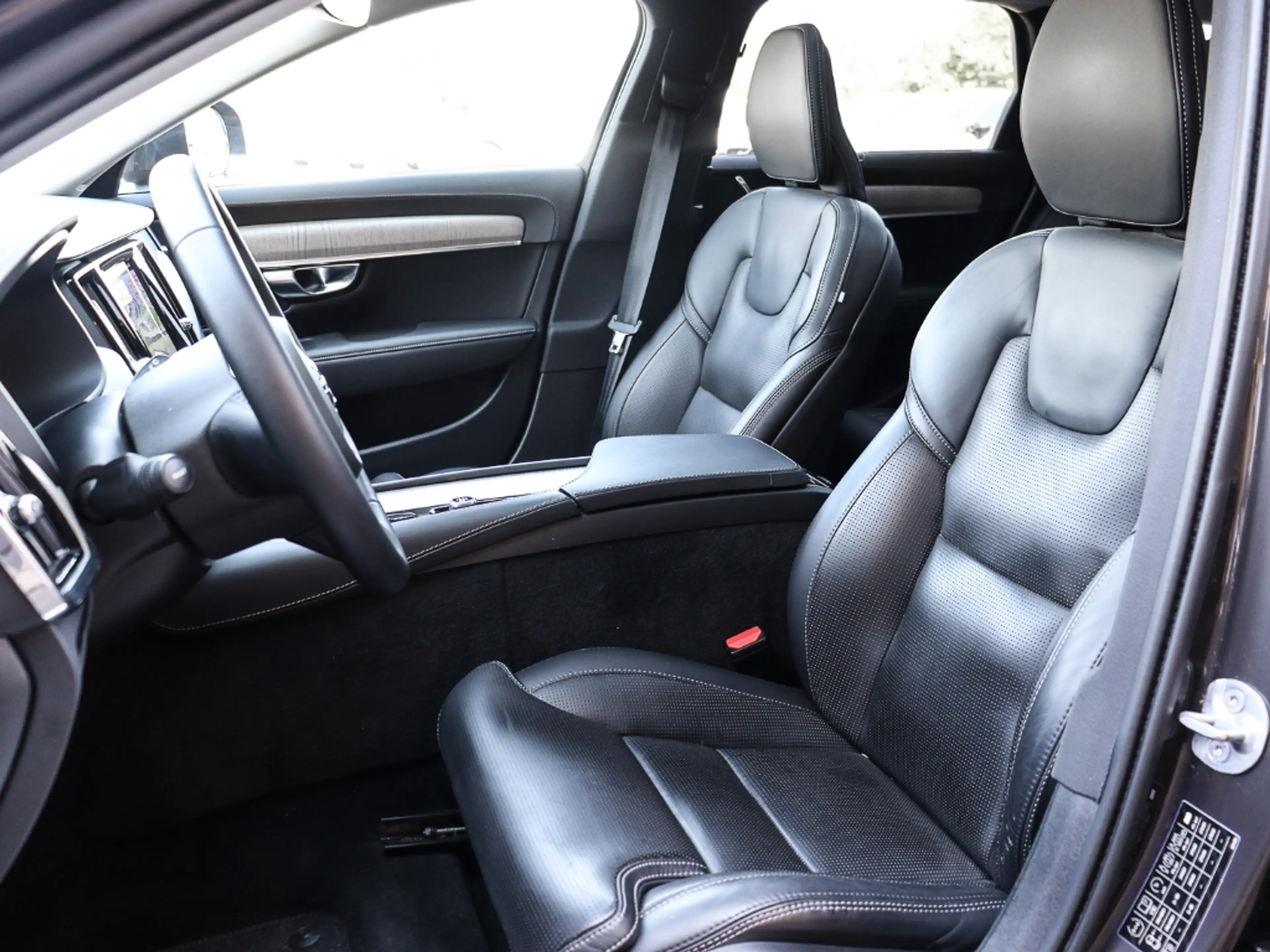 Volvo V90 Cross Country Cross Country Ultimate AWD B4 Diesel EU6d StandHZG — photo 8