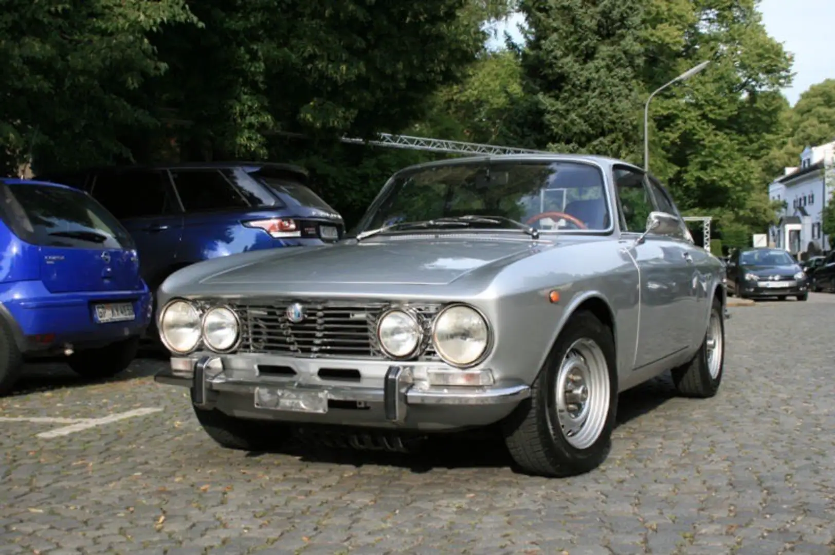 Alfa Romeo GTV 2000 GT Veloce Silber - 2