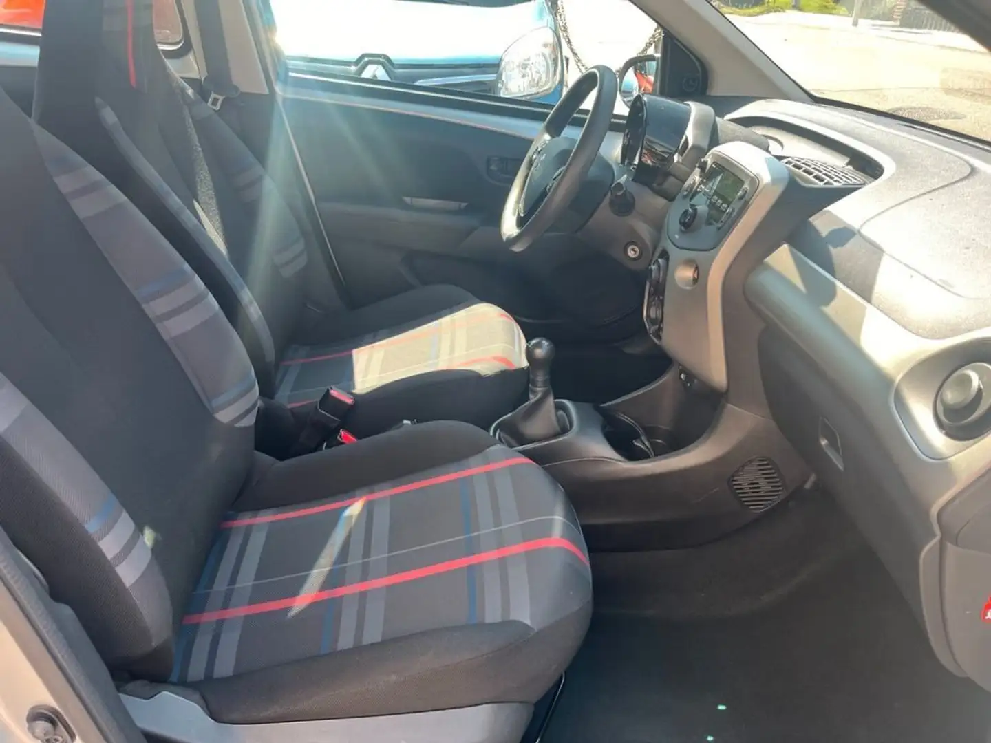Peugeot 108 1.0 69 CV 5P. Argento - 2
