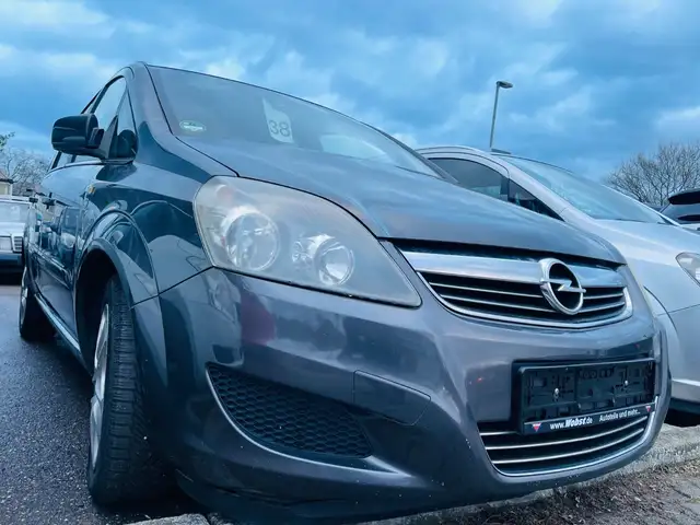 Opel Zafira view 2