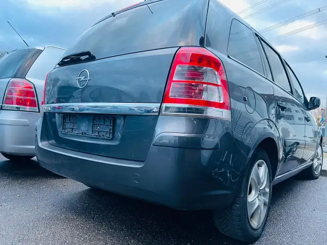 Opel Zafira view 9
