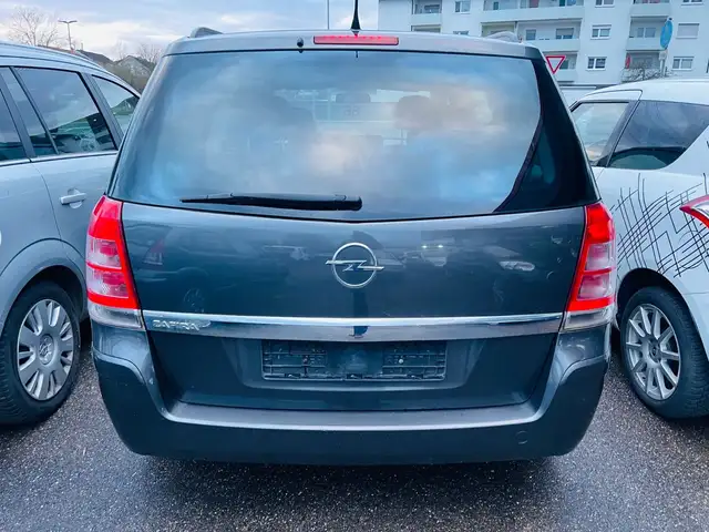 Opel Zafira view 12