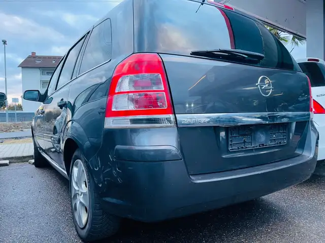 Opel Zafira view 11