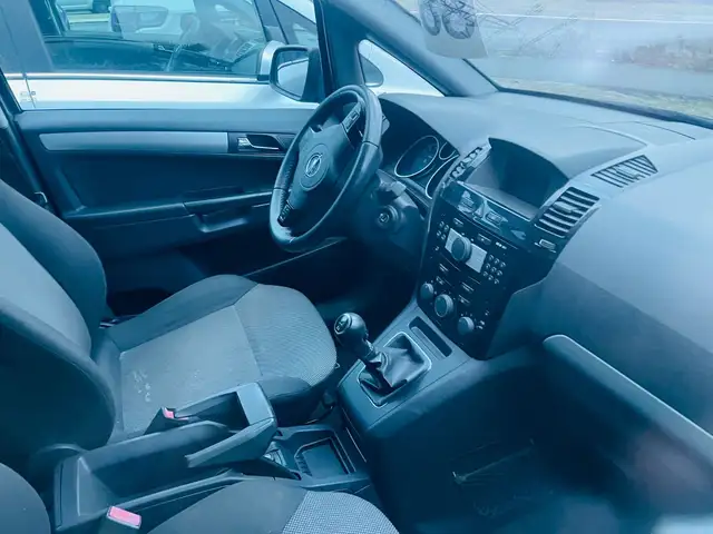 Opel Zafira view 7