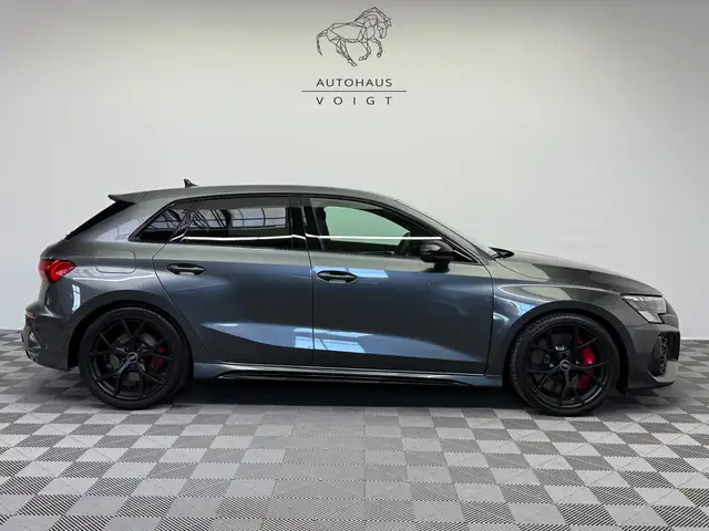 Audi RS3 view 4