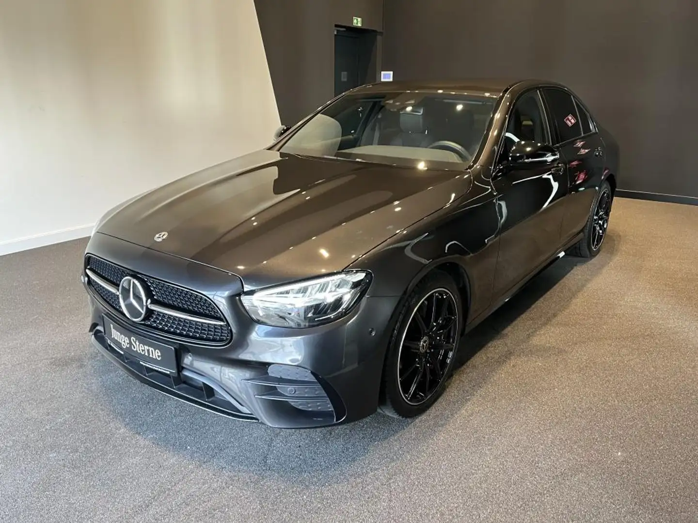Mercedes-Benz E 220 d AMG Night Edition+Distronic+AHK+Kamera Grey - 1