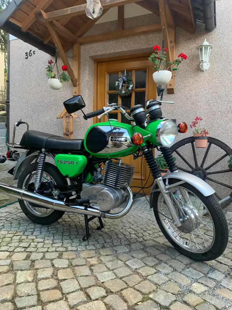 MZ TS 250 De Luxe mit Vape Lichtmaschine Vert - 1