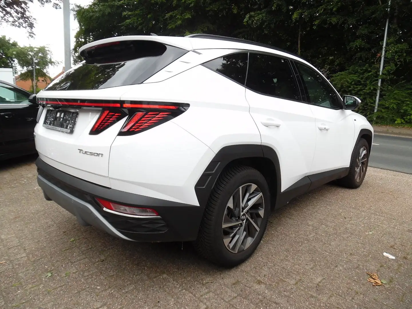 Hyundai TUCSON Mild-Hybrid 2WD*Navi*SZH*LED*Garantie Weiß - 2