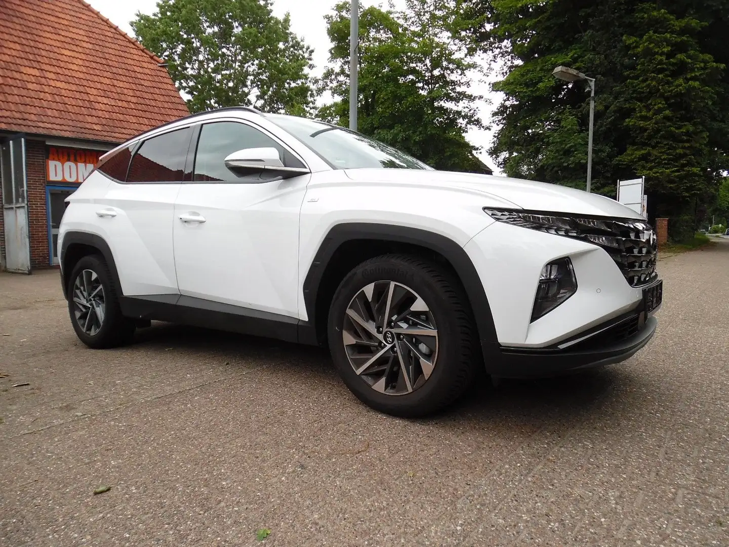 Hyundai TUCSON Mild-Hybrid 2WD*Navi*SZH*LED*Garantie Weiß - 1