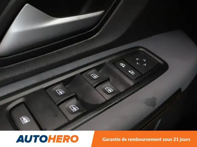 Dacia Sandero view 25