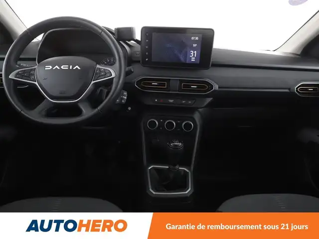 Dacia Sandero view 12