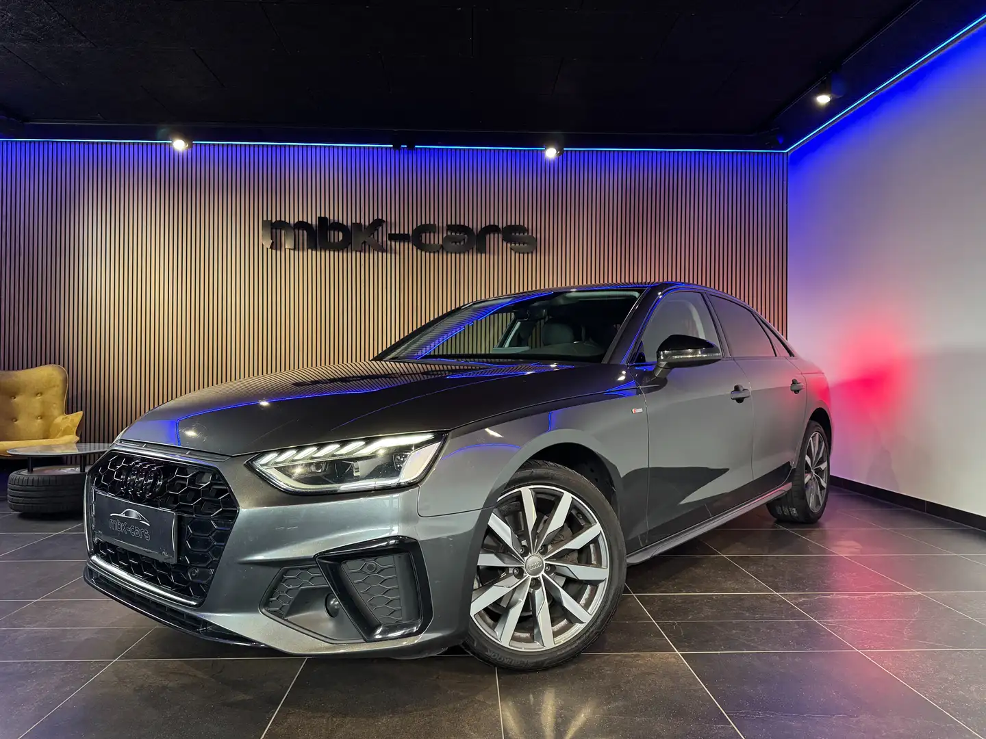 Audi A4 35 TDI S line Grau - 1