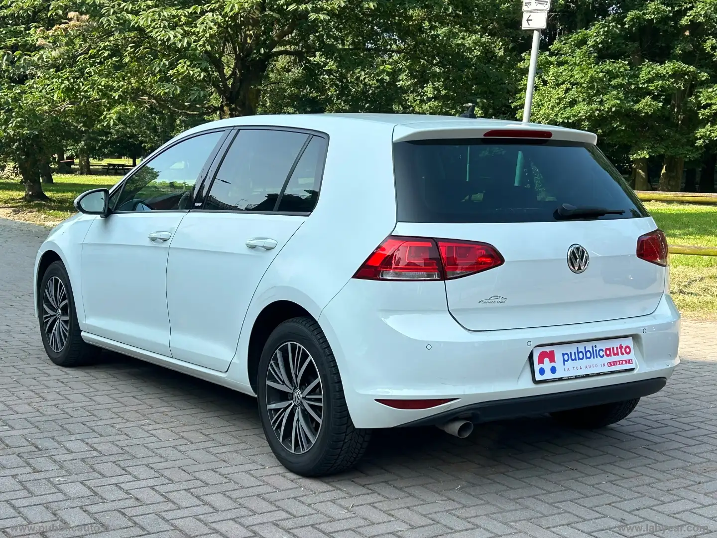 Volkswagen Golf 1.6 TDI 110 CV 5p. ALLSTAR BMT Bianco - 2