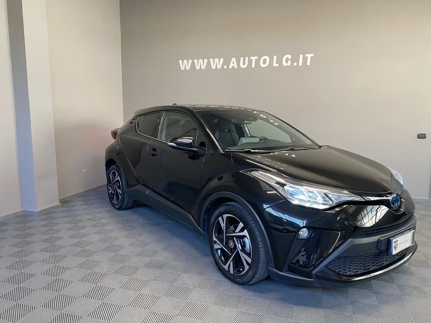Toyota C-HR 1.8 Full hybrid 140 cv Trend e-cvt PREZZO REALE Nero - 1