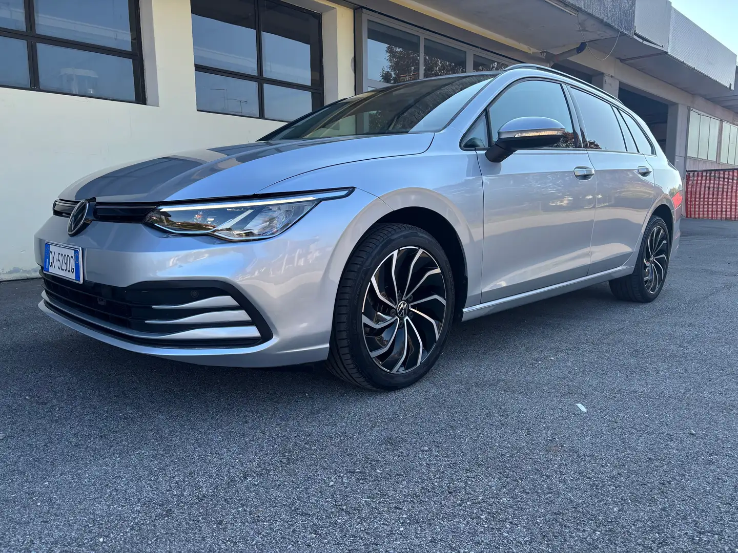 Volkswagen Golf Variant Golf VIII 2020 Variant 2.0 tdi Life 115cv Argento - 1