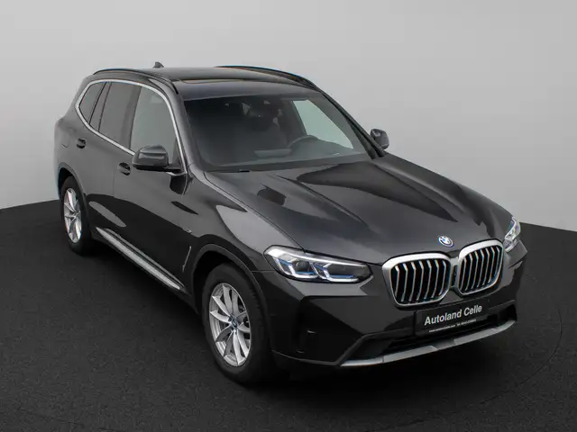 BMW X3 view 3