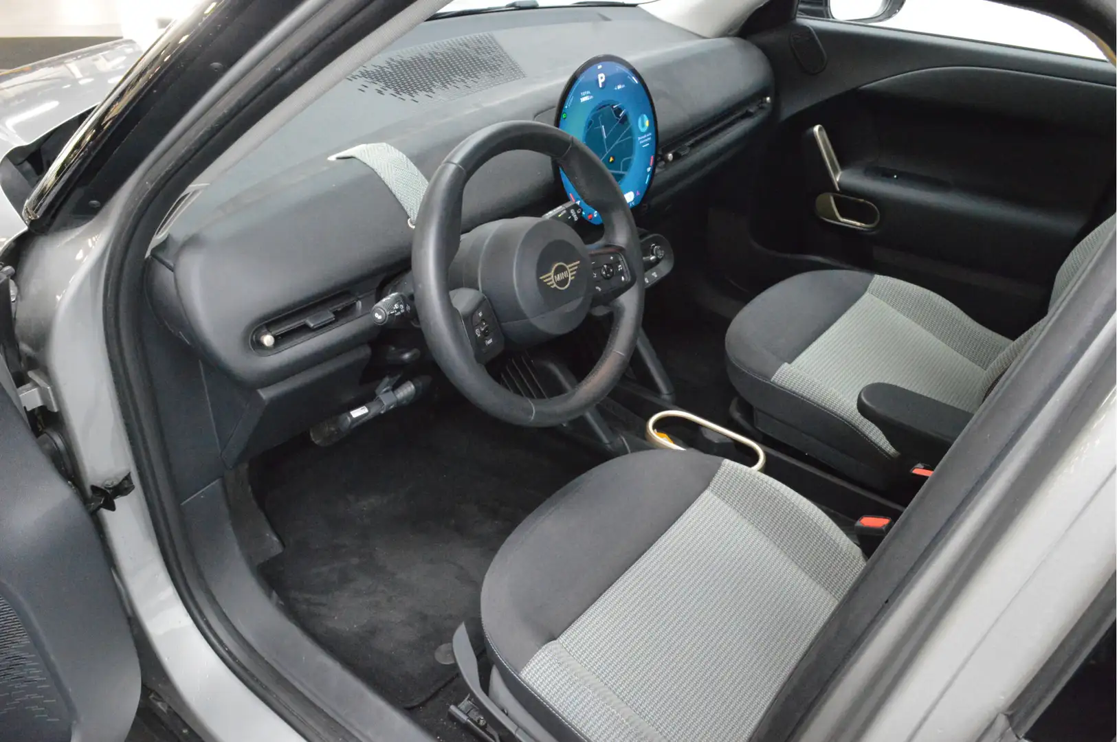 MINI Aceman SE Essential / LED / Parking Assistant / 18" Night Gris - 2