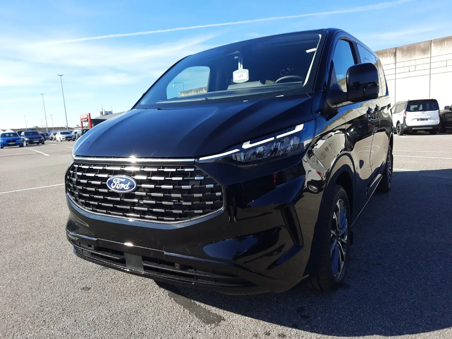 Ford Tourneo Custom 2.0 EcoBlue 320L1 Titanium X Navi Schwarz - 2
