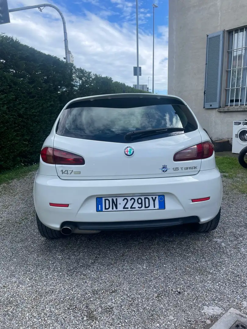 Alfa Romeo 147 5p 1.6 ts 16v C.N.C 120cv - 2