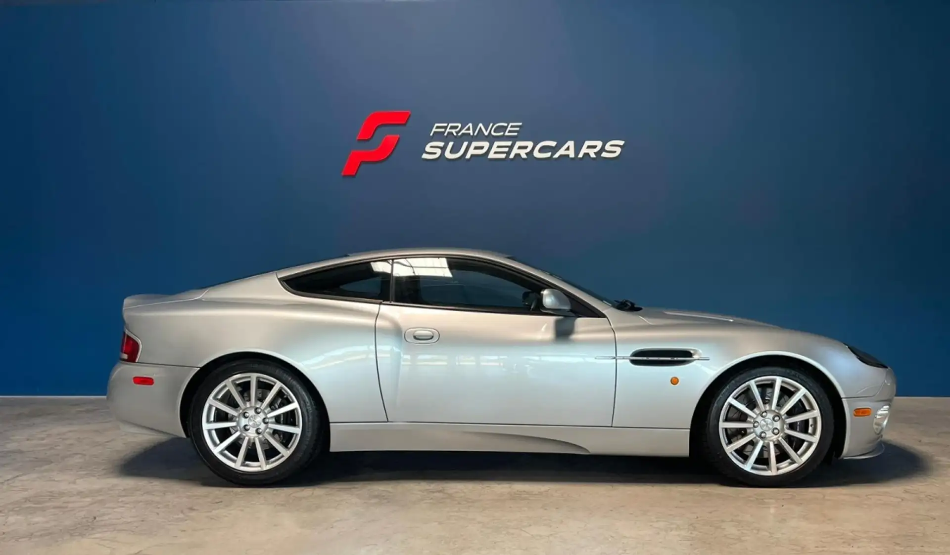 애스턴마틴 뱅퀴시 Coupe 2005 실버 사진 6