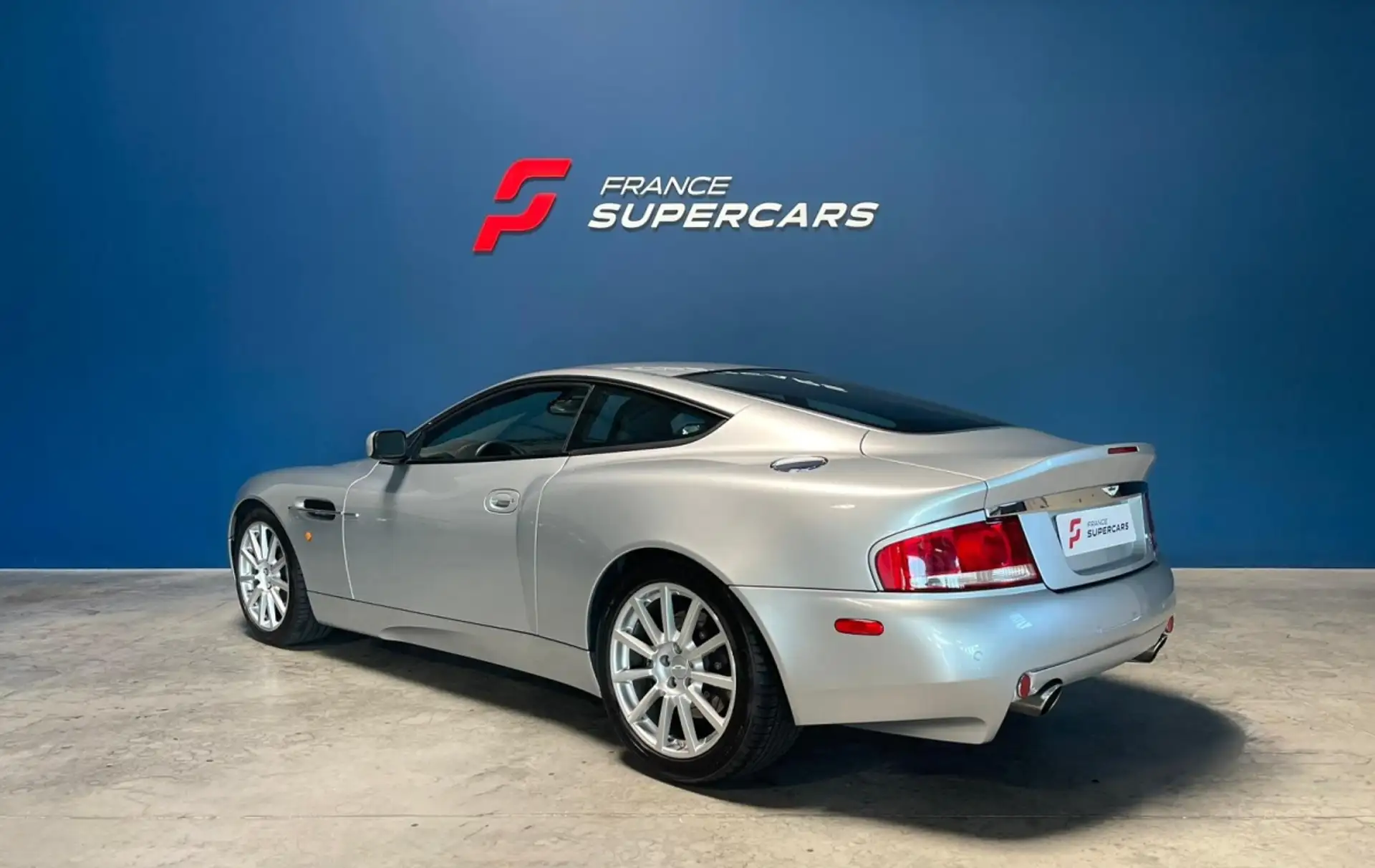 애스턴마틴 뱅퀴시 Coupe 2005 실버 사진 3