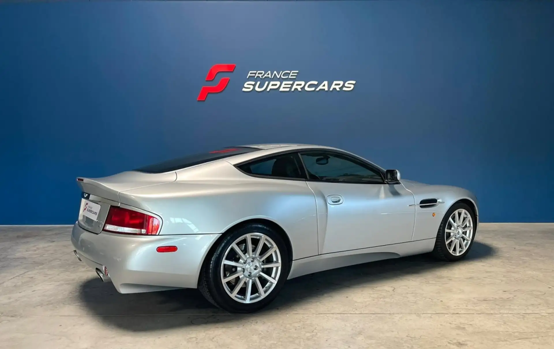 애스턴마틴 뱅퀴시 Coupe 2005 실버 사진 5