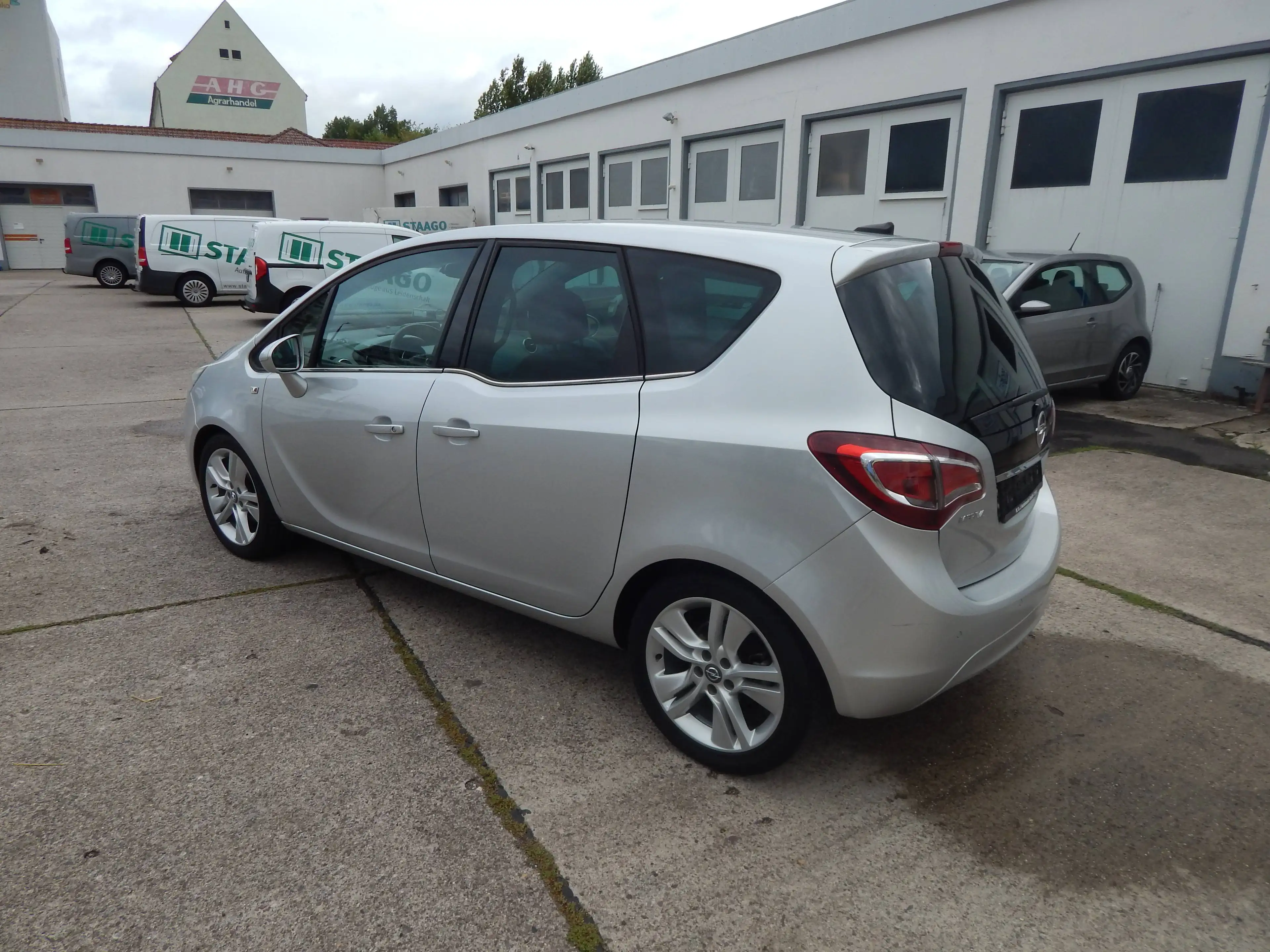 Opel Meriva Innovation*LEDER*SITZH*8xLM*LENKRAD*PDC*TÜV*STANDHEIZ** — photo 8