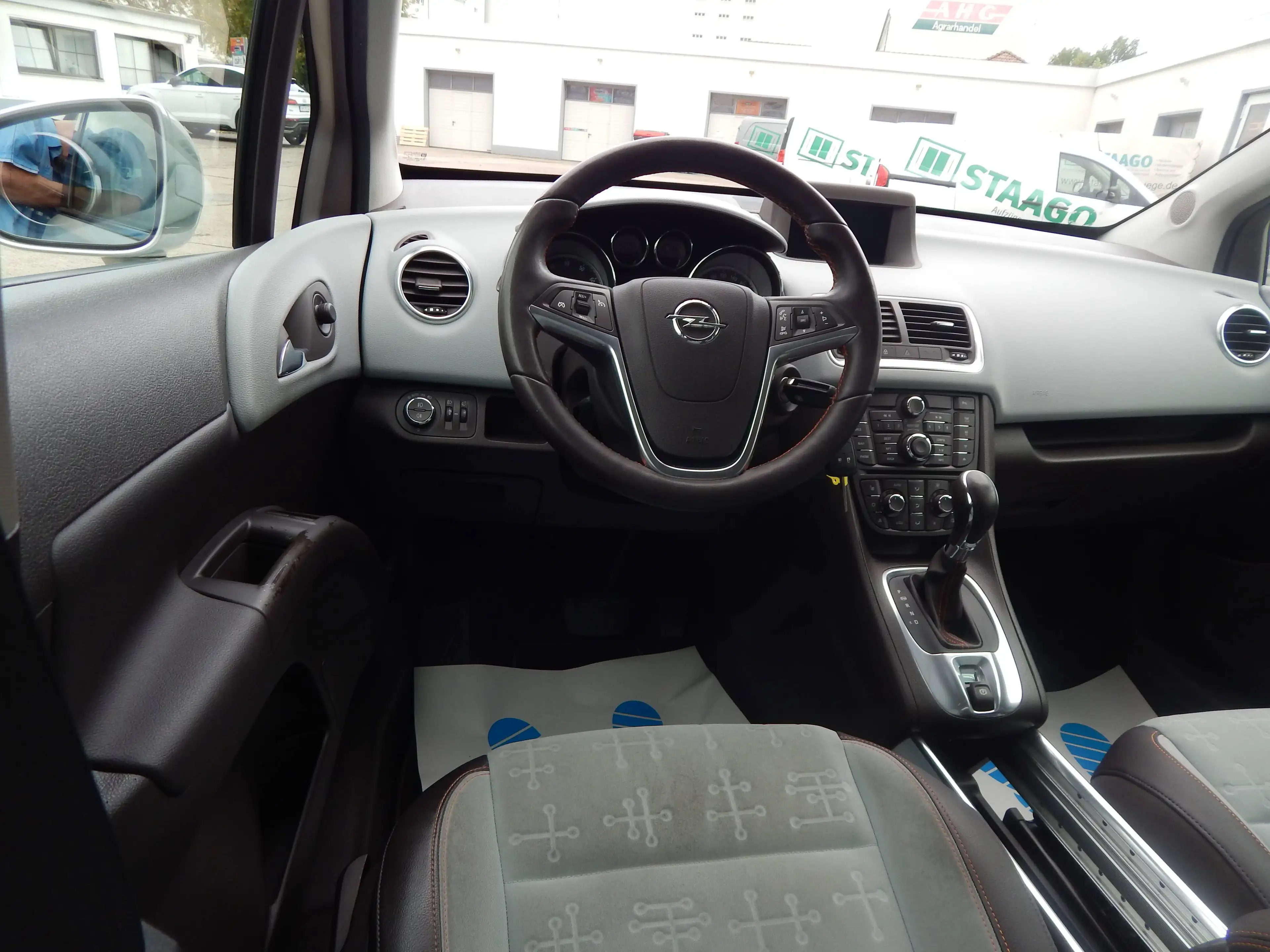Opel Meriva Innovation*LEDER*SITZH*8xLM*LENKRAD*PDC*TÜV*STANDHEIZ** — photo 10