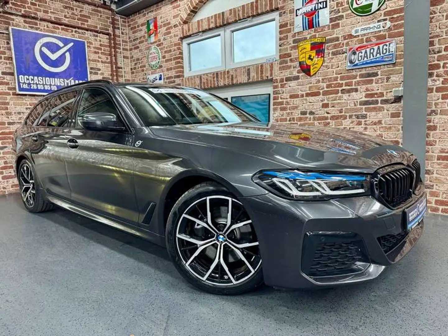 BMW 530 530dA Touring 3.0 286cv Auto xDrive M-SPORT Gris - 1