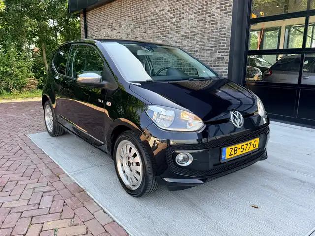 Volkswagen Up! view 5