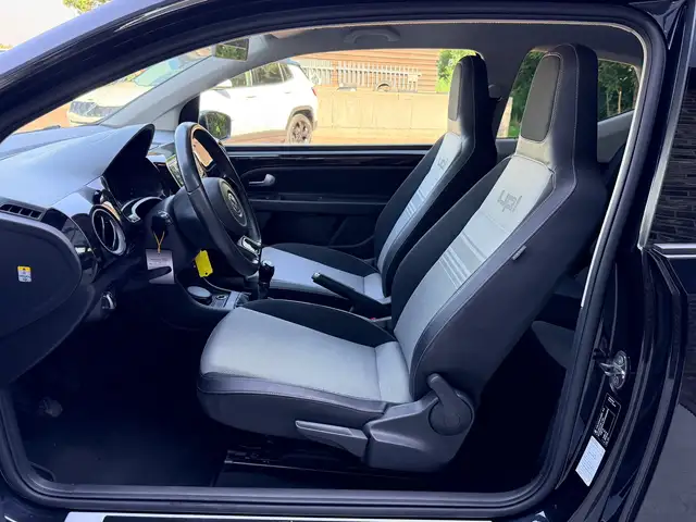 Volkswagen Up! view 4