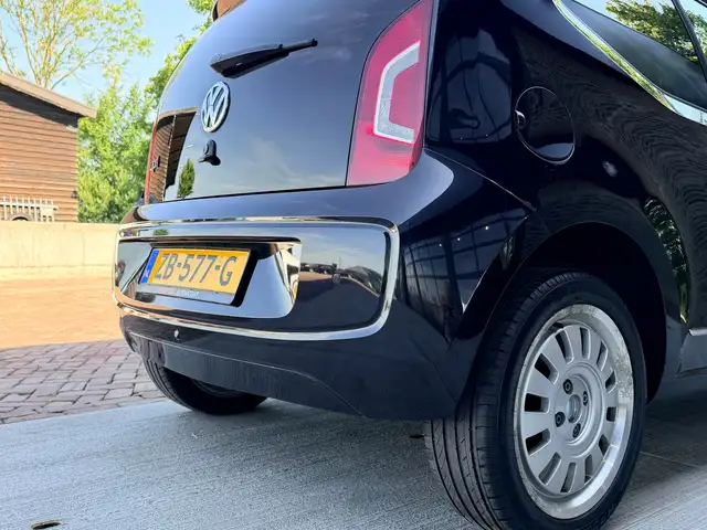 Volkswagen Up! view 9