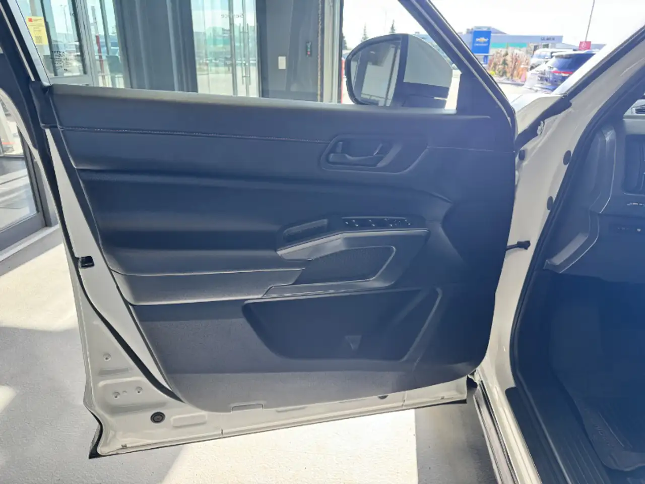 Nissan Pathfinder снимка Nissan Pathfinder