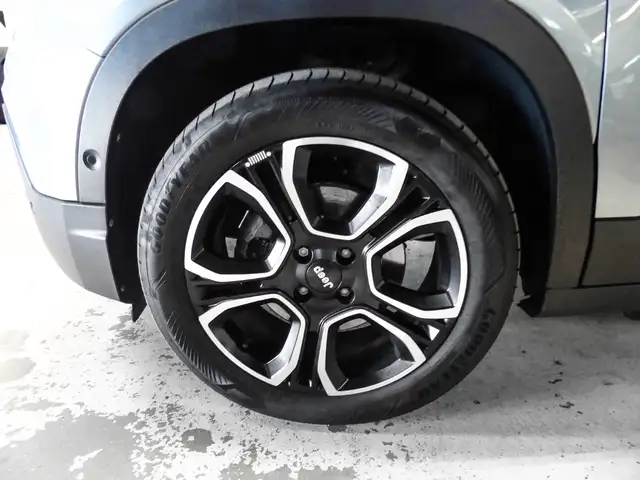 Jeep Avenger view 5