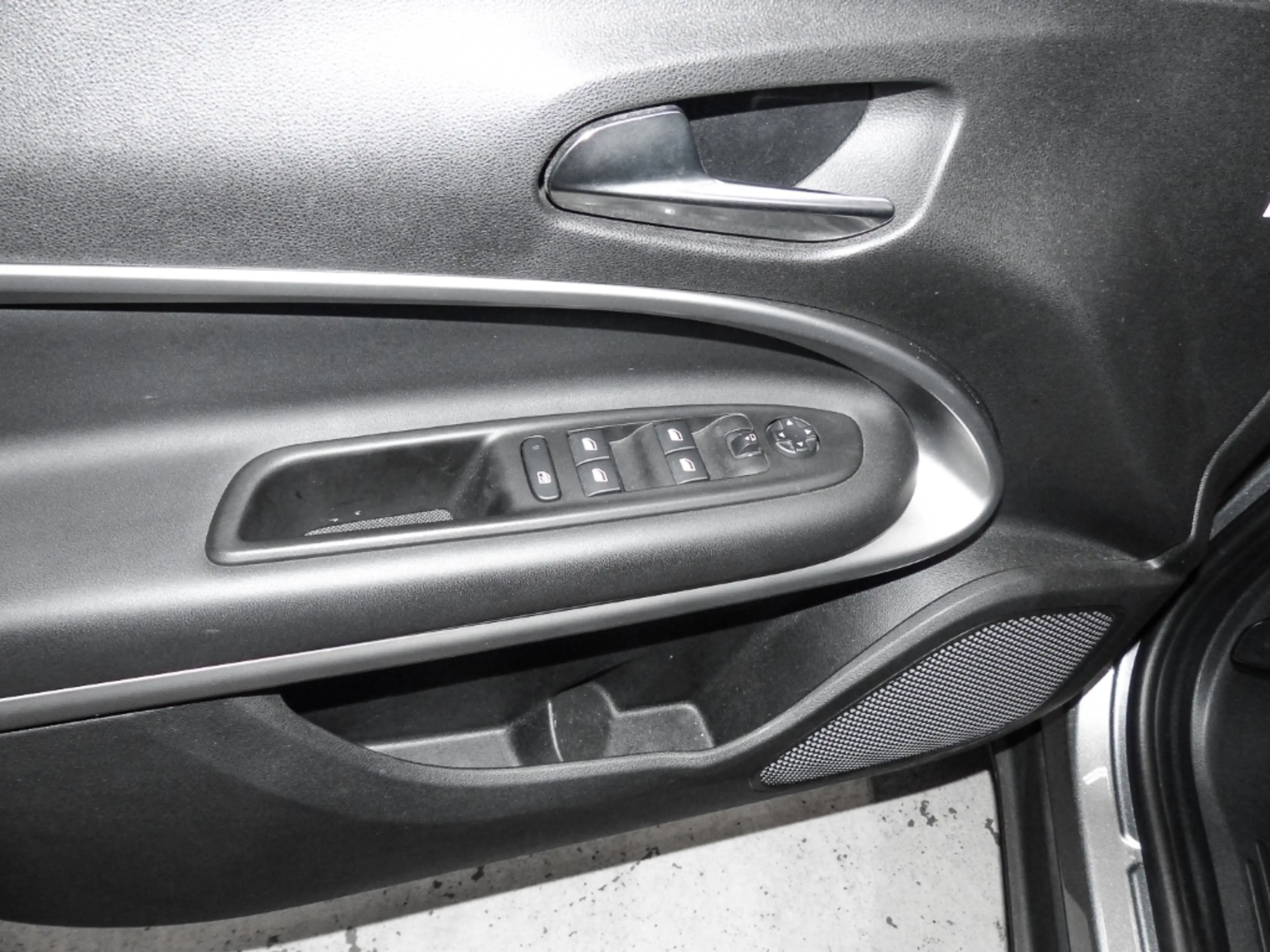 Jeep Avenger Altitude Electric Digitales Cockpit LED ACC Apple — photo 15